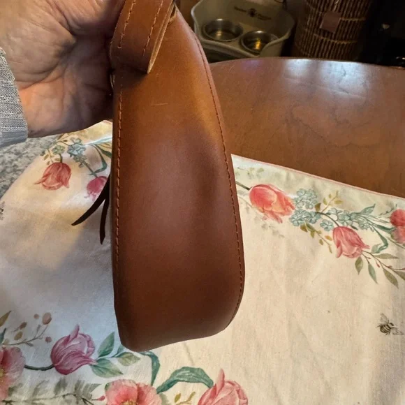 Portland Leather NWOT Honey Classic Shoulder Bag - Picture 4 of 5